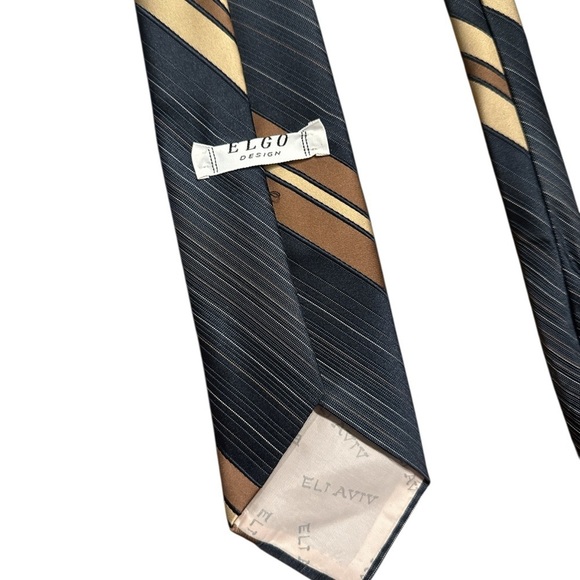 5/$25 Elegant Striped Tie in Black and Gold - Picture 3 of 4